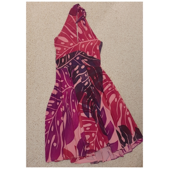 MENA's Beautiful Dress - Picture 2 of 3